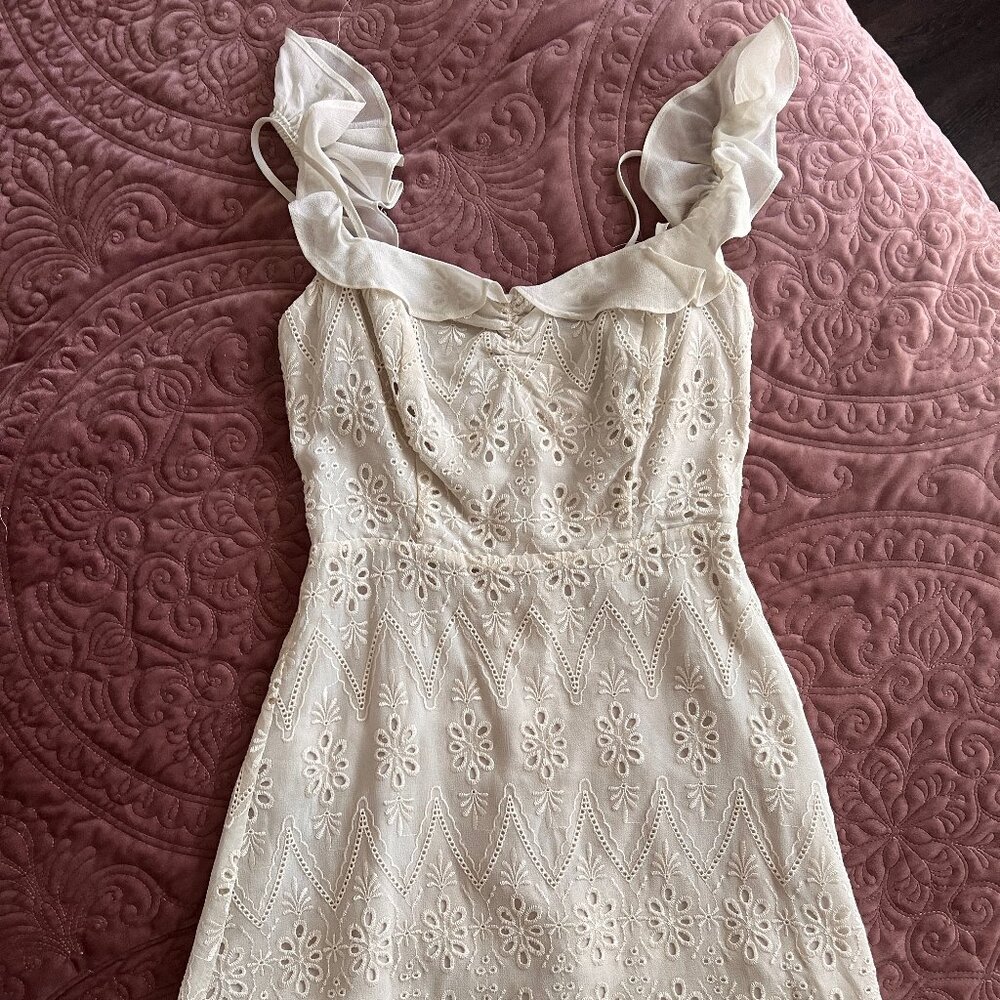 Astr BRAND NEW W/ TAGS - S - The Label Women's Kristin Eyelet Off Shoulder Dress